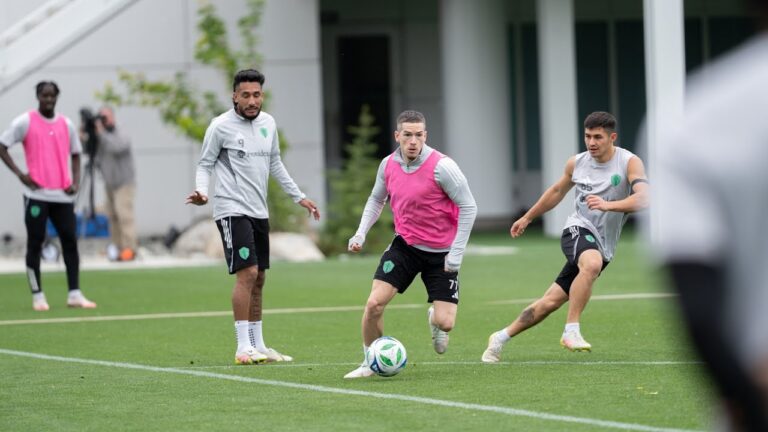 R. Kent’s #77’s Hilarious Midfield Moves That Have Sounders Fans Asking for Autographs (and Snacks)